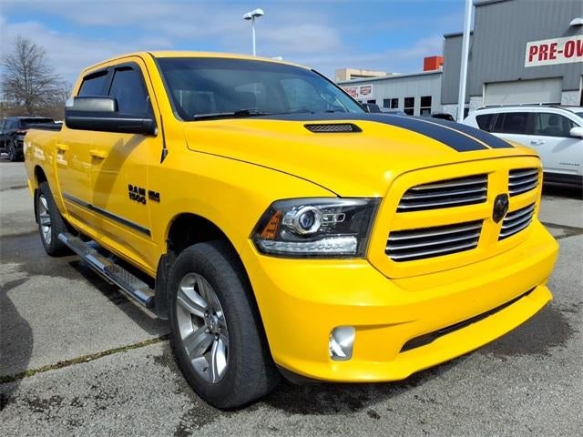 2016 RAM 1500 4WD Crew Cab 5.7 Ft Box Sport