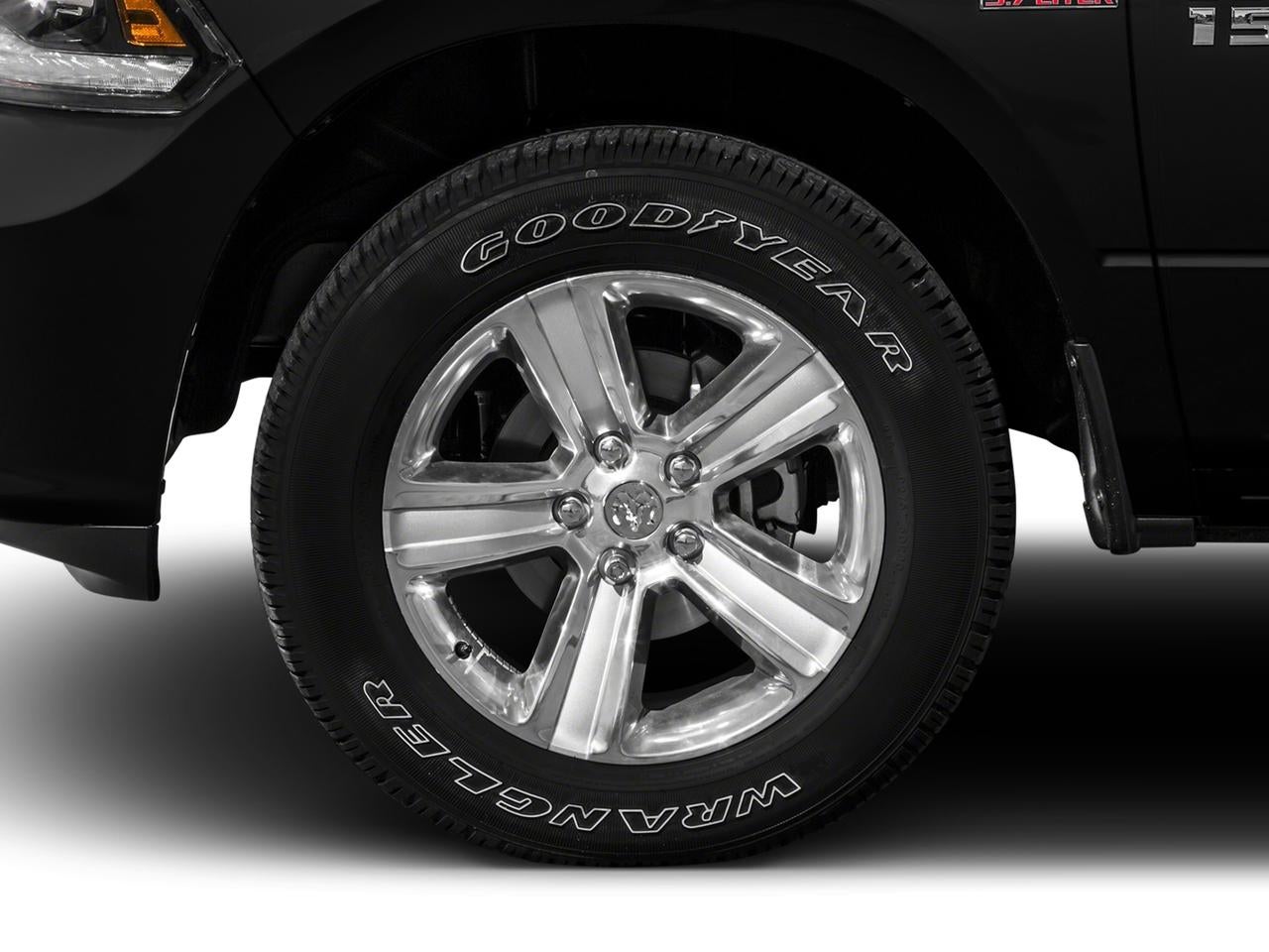 2016 RAM 1500 4WD Crew Cab 5.7 Ft Box Sport