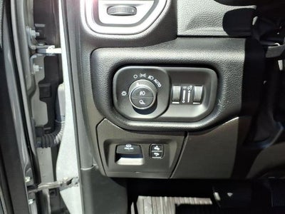 2019 RAM 1500 Laramie 4x4 Crew Cab 5'7" Box