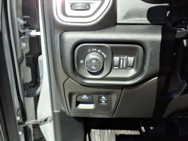 2019 RAM 1500 Laramie 4x4 Crew Cab 5'7" Box