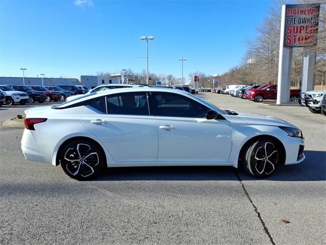 2023 Nissan Altima SR