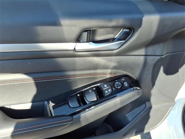 2023 Nissan Altima SR