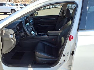 2023 Nissan Altima SR