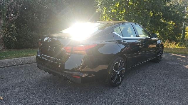 2025 Nissan Altima SR - Photo 2