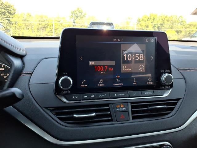 2022 Nissan Altima SR