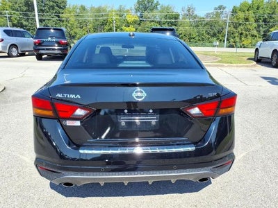 2022 Nissan Altima SR
