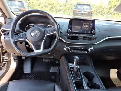 2022 Nissan Altima SR