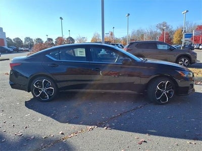 2025 Nissan Altima SR