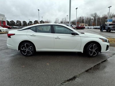 2025 Nissan Altima SR