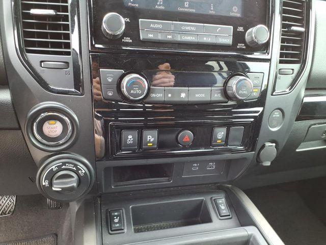 2024 Nissan TITAN Crew Cab SV