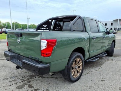 2024 Nissan TITAN Crew Cab SV