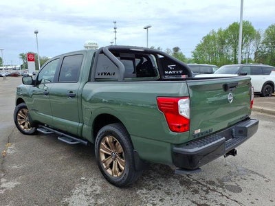 2024 Nissan TITAN Crew Cab SV