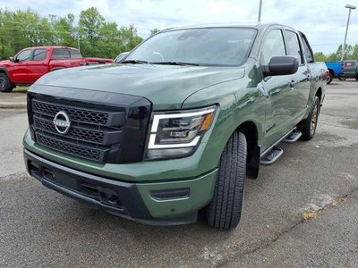 2024 Nissan TITAN Crew Cab SV