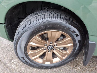 2024 Nissan TITAN Crew Cab SV