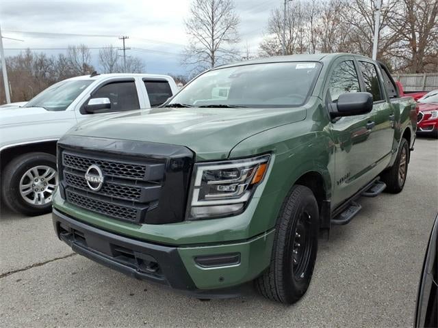 2024 Nissan TITAN Crew Cab SV