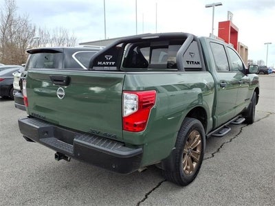2024 Nissan TITAN Crew Cab SV