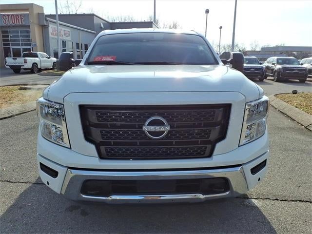 2024 Nissan TITAN Crew Cab SV
