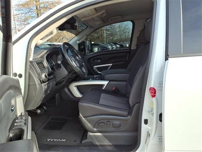 2024 Nissan TITAN Crew Cab SV