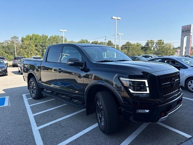 2024 Nissan TITAN Crew Cab PRO-4X®