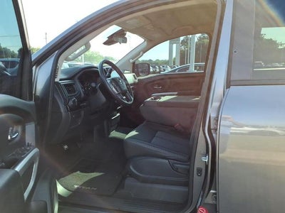 2022 Nissan Titan 4x2 Crew Cab SV