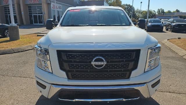 2024 Nissan TITAN Crew Cab SV