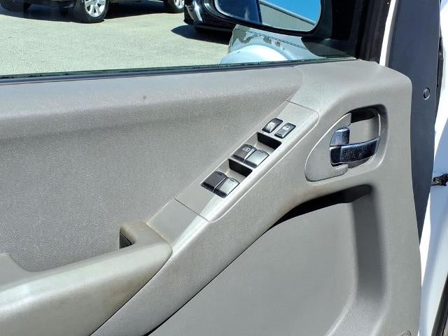 2005 Nissan Frontier 2WD SE