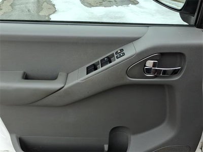 2012 Nissan Frontier 2WD Crew Cab SWB Manual SV