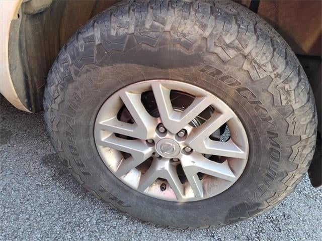 2015 Nissan Frontier 4WD Crew Cab SWB Auto SV