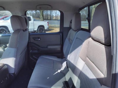 2023 Nissan Frontier Crew Cab 4x2 SV Auto