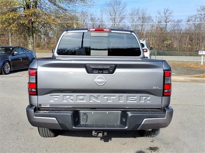 2024 Nissan Frontier Crew Cab SL
