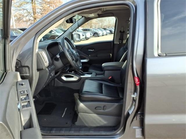 2024 Nissan Frontier Crew Cab SL