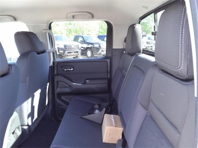 2024 Nissan Frontier Crew Cab SV