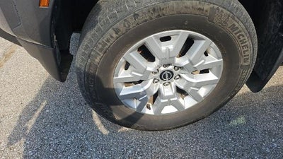 2023 Nissan Frontier Crew Cab 4x4 SV Auto
