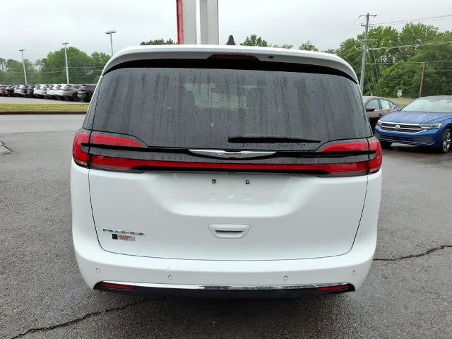 2024 Chrysler Pacifica Touring L - Photo 15