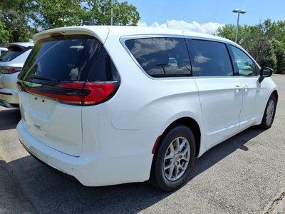 2024 Chrysler Pacifica Touring L FWD