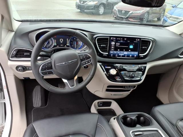 2024 Chrysler Pacifica Touring L - Photo 7