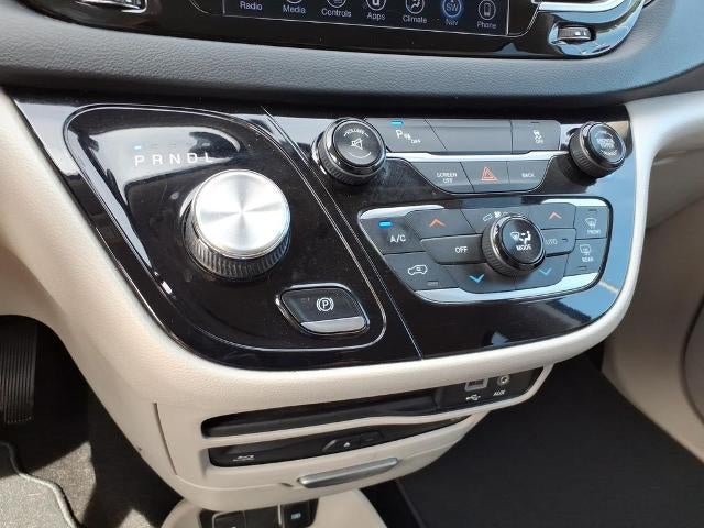 2017 Chrysler Pacifica Touring-L Plus FWD