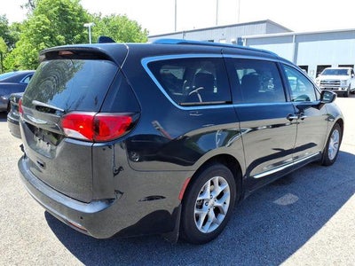 2017 Chrysler Pacifica Touring-L Plus FWD