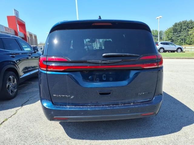 2025 Chrysler Pacifica Limited FWD