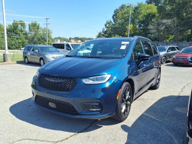 2025 Chrysler Pacifica Limited FWD