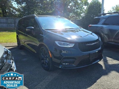 2025 Chrysler Pacifica Limited FWD
