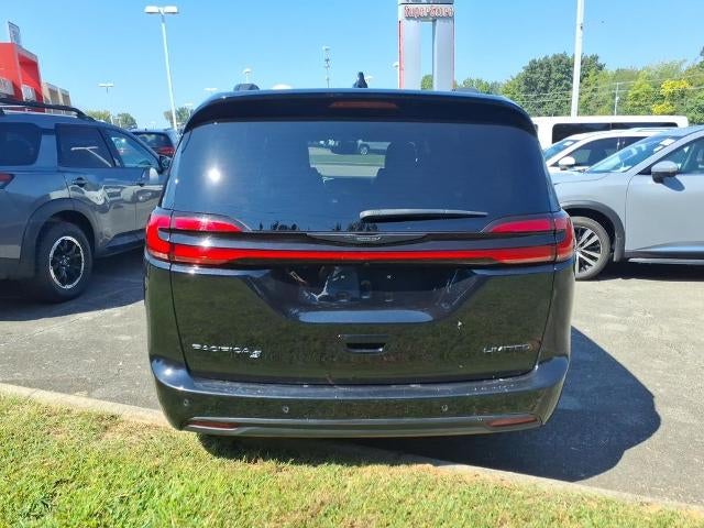 2025 Chrysler Pacifica Limited FWD
