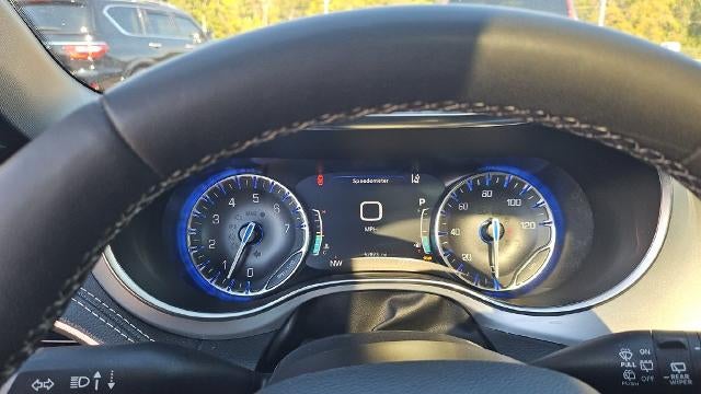2025 Chrysler Pacifica Limited FWD