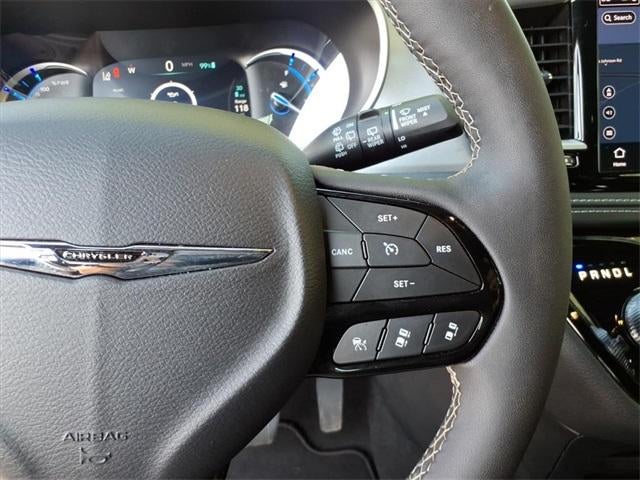 2024 Chrysler Pacifica Hybrid Select FWD