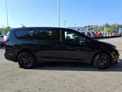 2024 Chrysler Pacifica Hybrid Select FWD