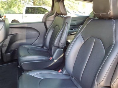 2024 Chrysler Pacifica Hybrid Select FWD