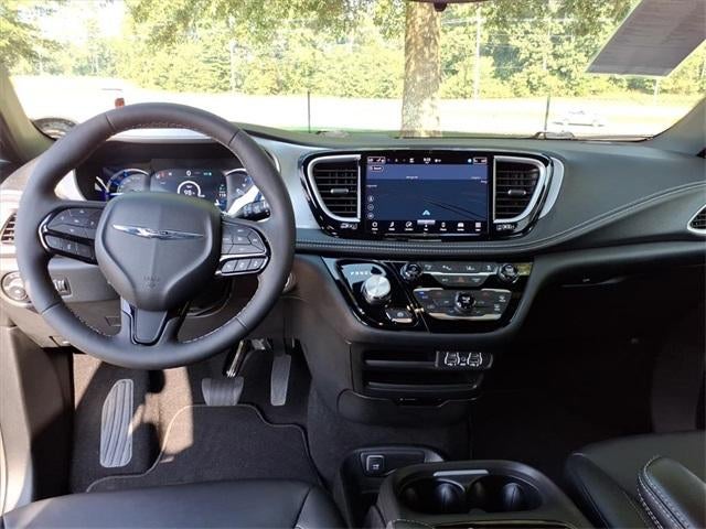 2024 Chrysler Pacifica Hybrid Select FWD