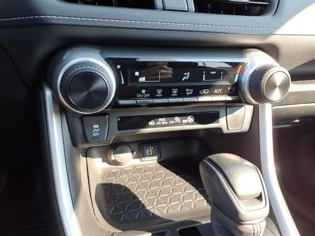 2023 Toyota RAV4 LE FWD (GS)