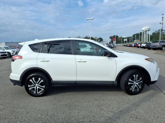 2018 Toyota RAV4 LE FWD (GS)
