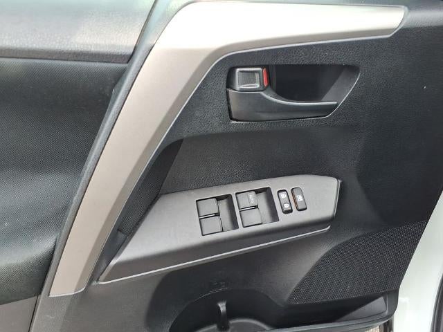2018 Toyota RAV4 LE FWD (GS)